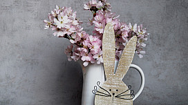 Easter decoration: decorative fabrics, tablecloths and pillows