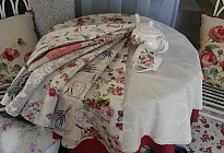 Do you need a round tablecloth? Just choose a cloth