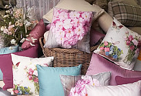 Easter decoration: decorative fabrics, tablecloths and pillows