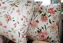 FLOOD OF FLOWERS ON THE FABRICS OF THE TWISTER JARDINS