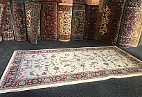 Woolen carpets in Bytem...