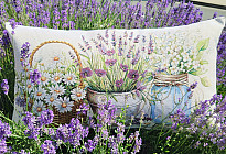 A lavender world full of fragrance and elegance