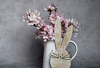 Easter decoration: decorative fabrics, tablecloths and pillows