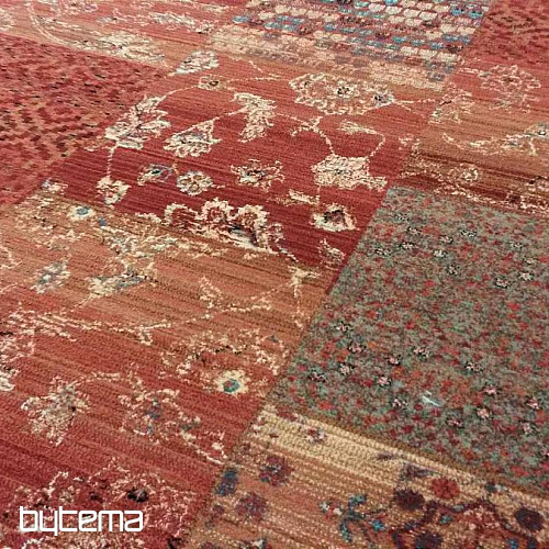 Luxurious woolen carpet ROYAL PATCHWORK red