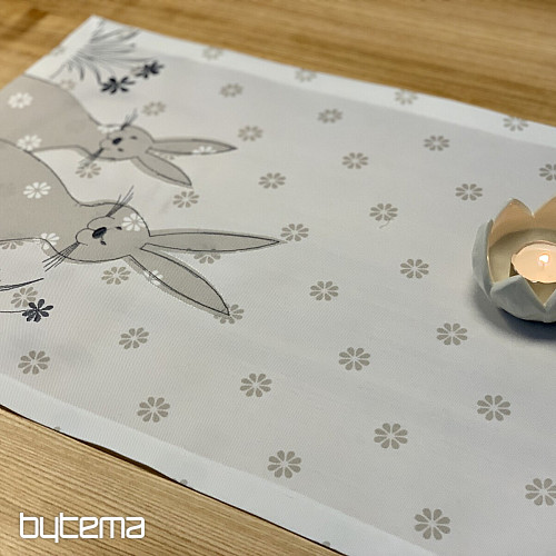 Embroidered tablecloths and scarves HARE white