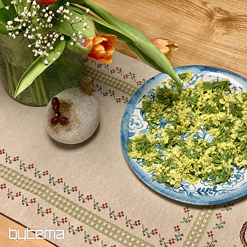 Tapestry tablecloths and scarves SNAPSHOT