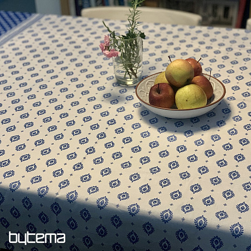 Tablecloths with a border - Teflon treatment