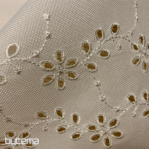 Embroidered tablecloth and oval EMBROIDERED FLOWERS white