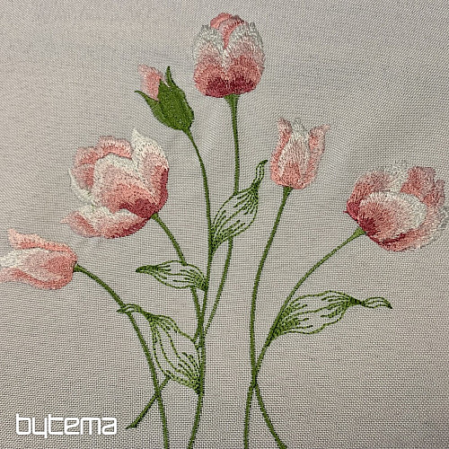 Embroidered tablecloth and oval embroidered TULIPS