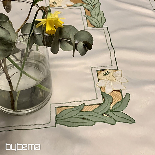 Daffodils embroidered tablecloth