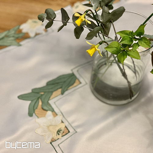 Daffodils embroidered tablecloth