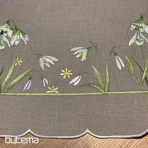 SHOW WHITE embroidered tablecloth and scarf