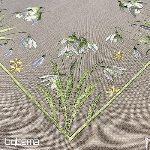SHOW WHITE embroidered tablecloth and scarf