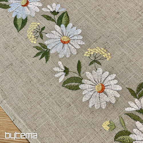 EMBROIDERED DAISIES tablecloth