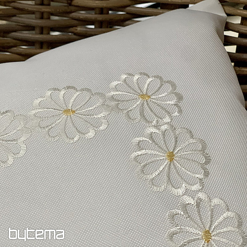 Embroidered DAISY cover