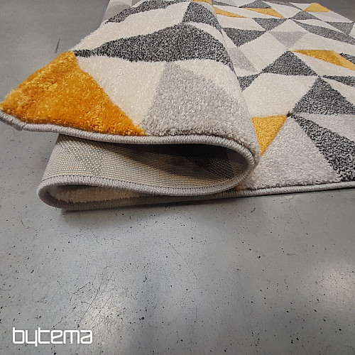Childrens piece carpet YELLOW TRIANGLES