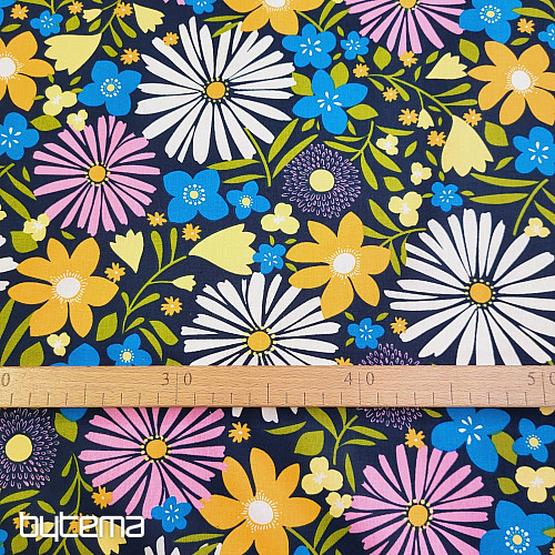 Cotton fabric DAISIES