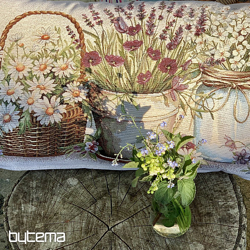 Tapestry pillow BEAUTY IN THE CART