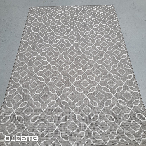 Duce outdoor rug in - out geometry
