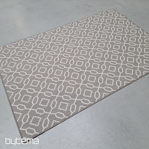 Duce outdoor rug in - out geometry
