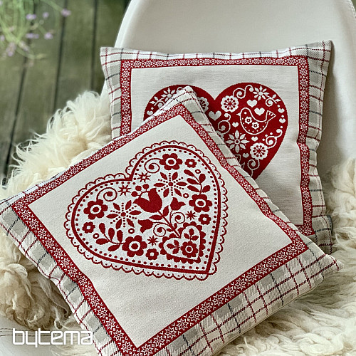 Tapestry pillowcase HEART IN A BOX 2