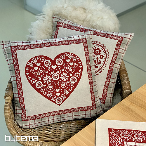Tapestry pillowcase HEART IN A BOX 2