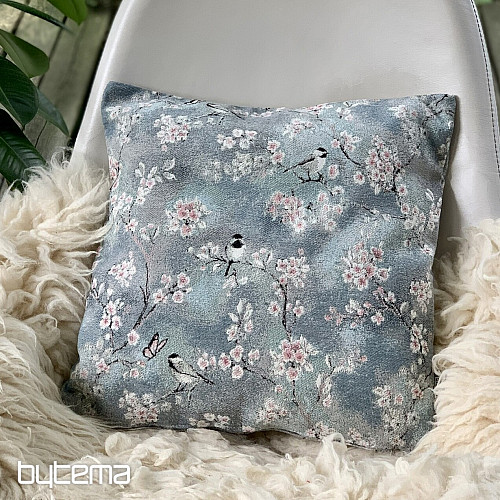 Luxurious decorative covering TITS