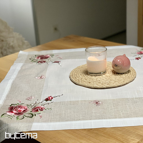 Embroidered tablecloth and scarf Roses and kittens