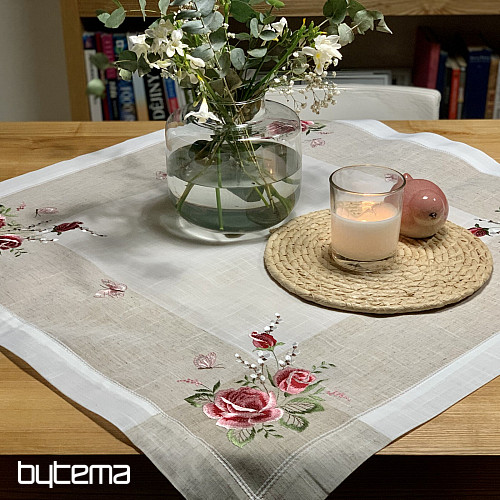 Embroidered tablecloth and scarf Roses and kittens