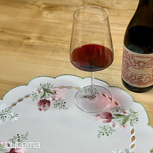 Embroidered tablecloth and scarf BOUQUET WITH TULIPS