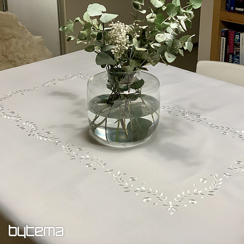 Tablecloth and scarf WHITE FLOWERS embroidered