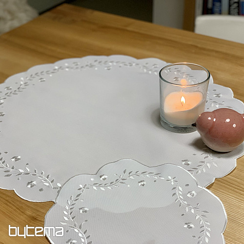 Tablecloth and scarf WHITE FLOWERS embroidered