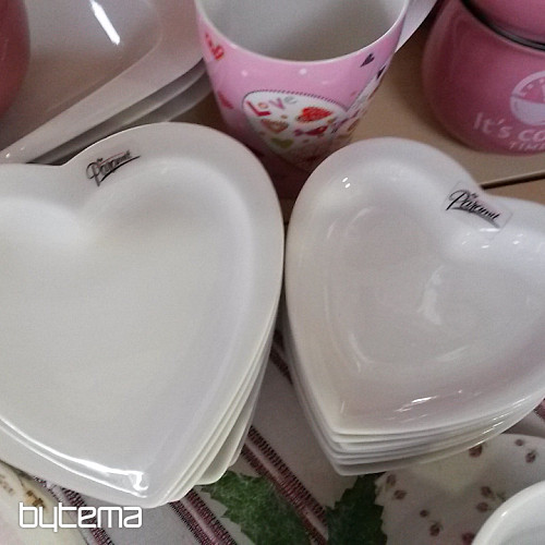 Heart saucer white