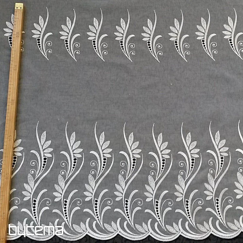 Curtain with embroidered skirt 898