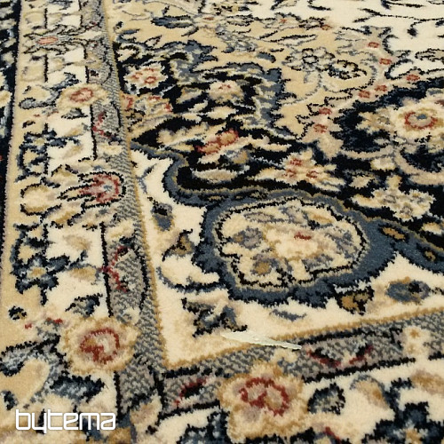 Classic woolen carpet DIAMOND 7252/100