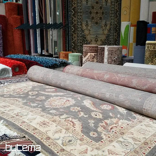 Luxurious woolen carpet DJOBIE PATCH red