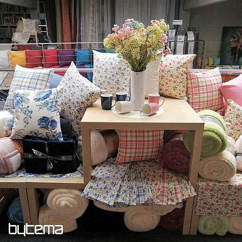 Decorative fabric LAURA - big pink flowers