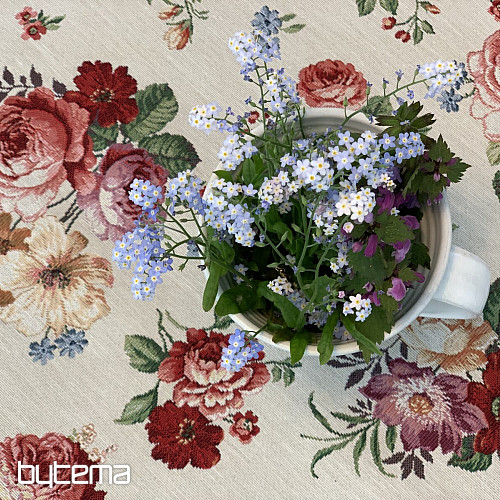 Tapestry Romantic Roses Tablecloth