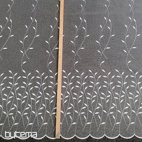 Embroidered curtain 527 white with petals